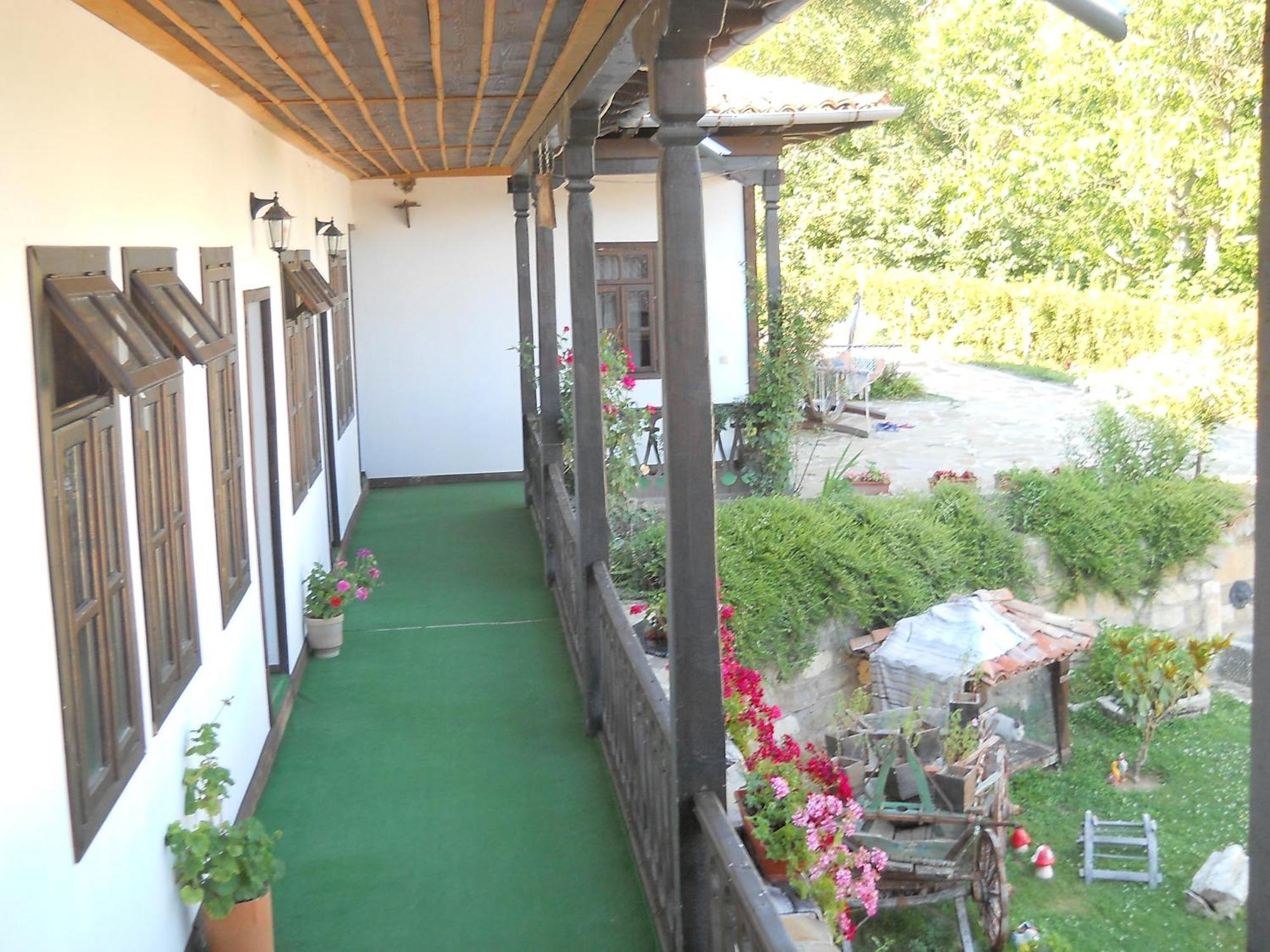 Complex Cherni Vrah Cherni Vrukh Bagian luar foto