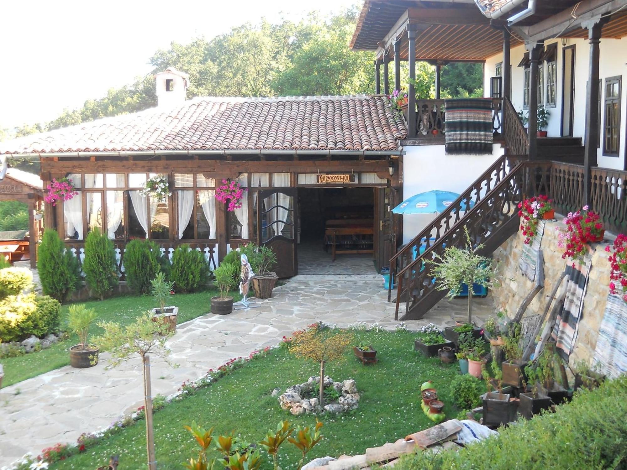 Complex Cherni Vrah Cherni Vrukh Bagian luar foto